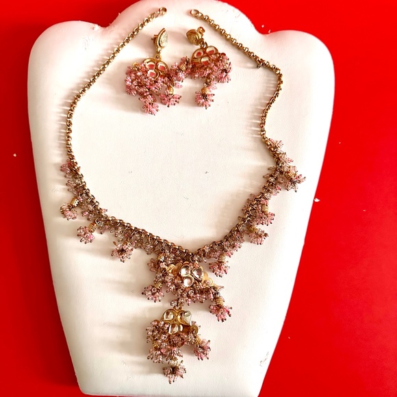 Necklace with matching earrings - Picture 3 of 6